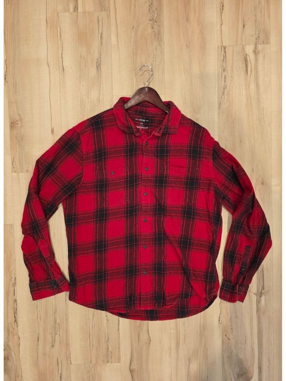 American Eagle Red and Black Plaid Flannel Shirt - Size M